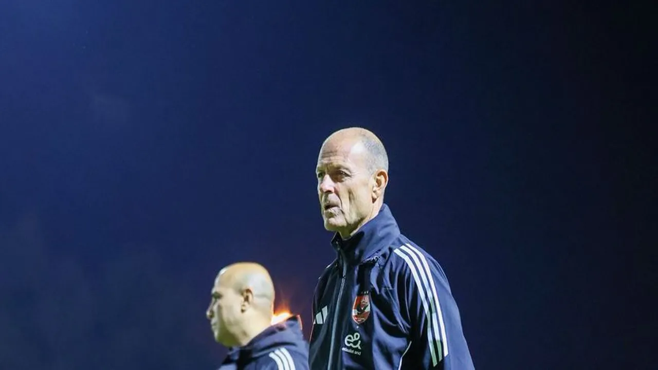 حصص خصوصية لخط هجوم الأهلي قبل مواجهة بيراميدز.. «أزمة في وجه توروب»